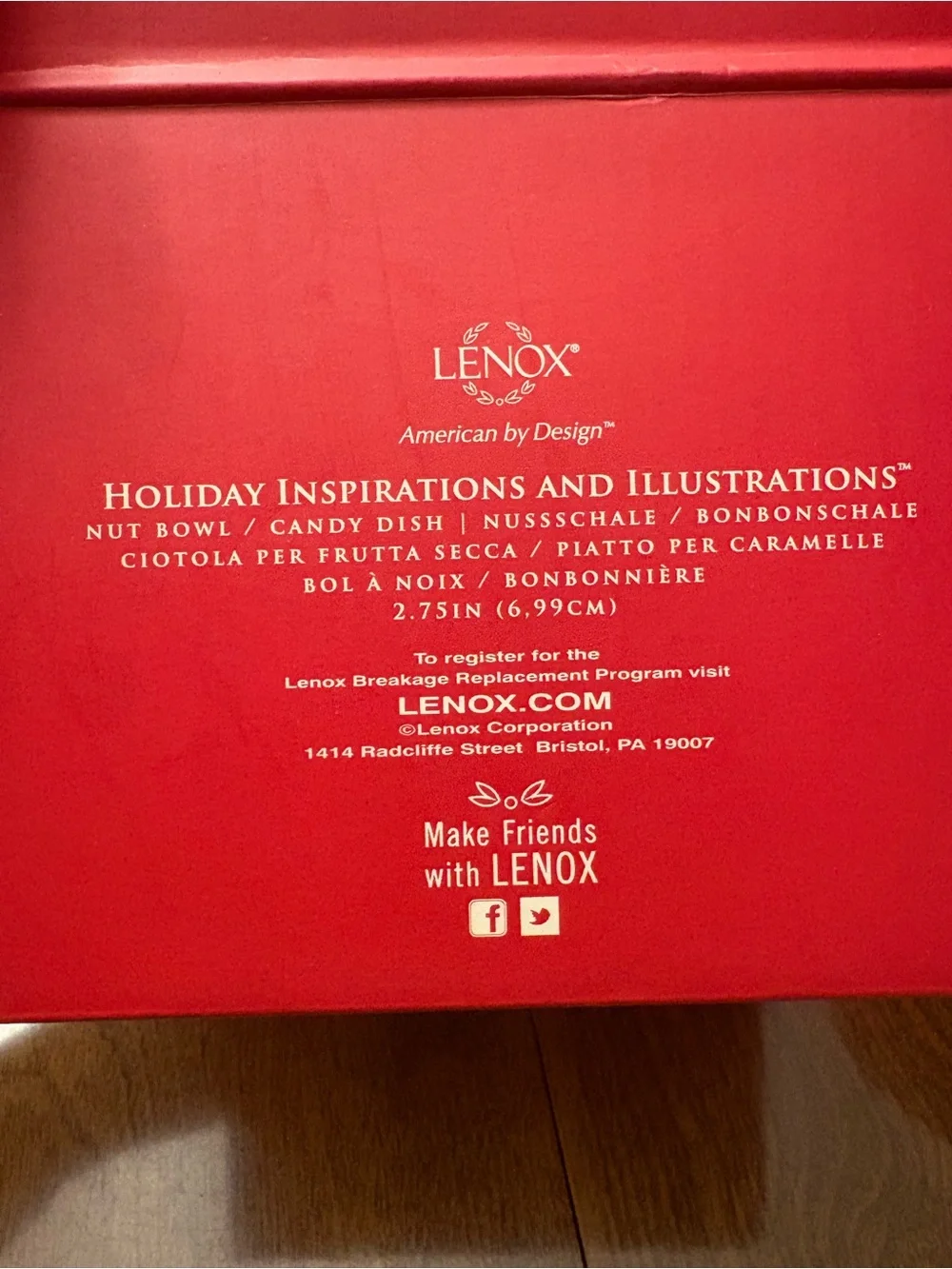 Lenox Red and White Holiday Tea Motif Serving nut/candy dish